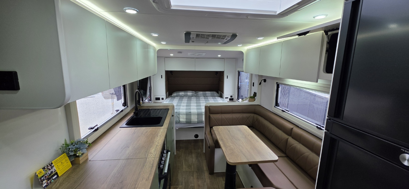 masterpiece-20-ft-performance-luxury-caravan-australia-new-barossa-offroad-for-sale (2)