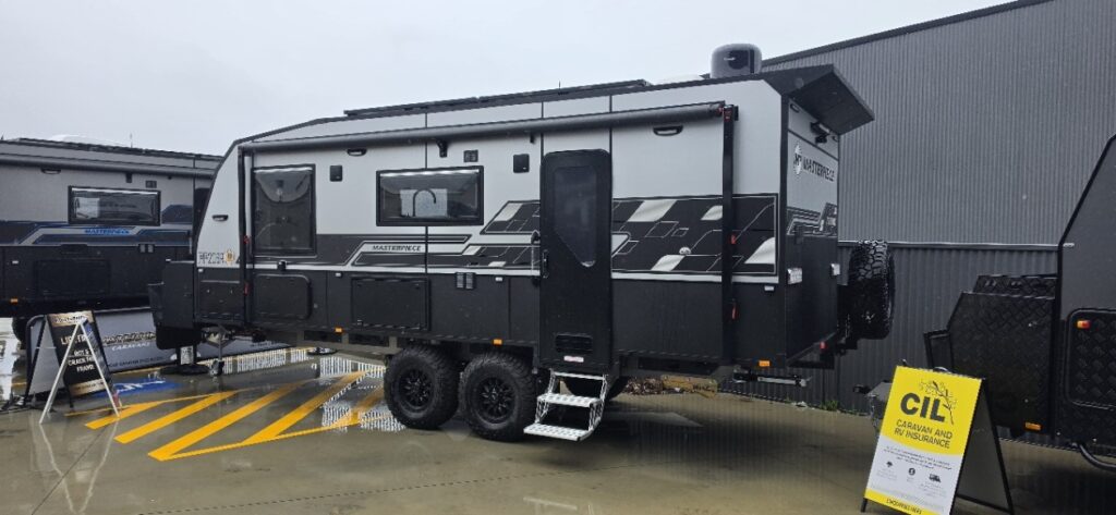 masterpiece-20-ft-performance-luxury-caravan-australia-new-barossa-offroad-for-sale (2)